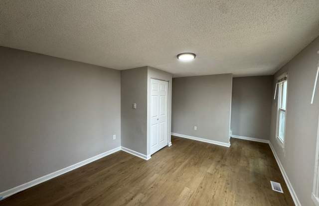 Charming 3-Bedroom, 1.5-Bath Home for Rent in Woodbury, NJ Gallery 3