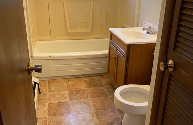 711 Bancroft photos photos