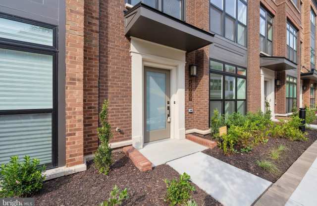 5609 VERMILLION CIR Gallery 2