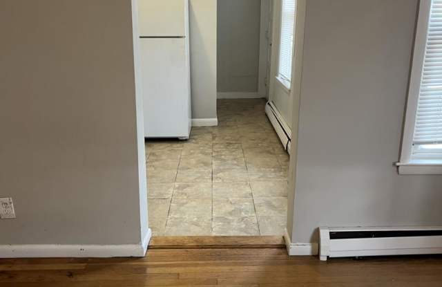 9 Elmer St. Gallery 3