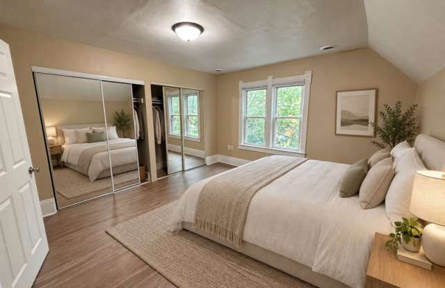 904 Swift Avenue - upper Gallery 2