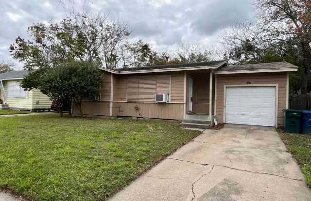 2 bedroom 1 Bath Central City photos photos