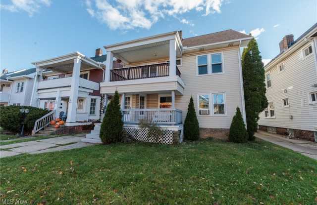 2035 Chesterland Avenue unit: Up photos photos