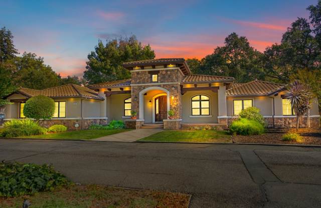 Luxury Living in Suisun Valley Gallery 1