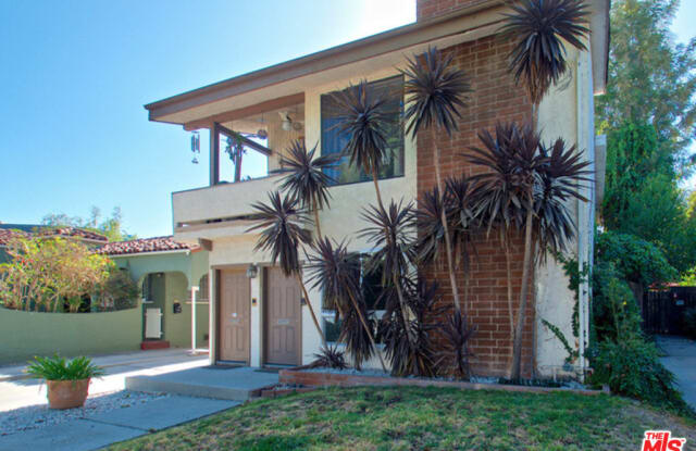 359 HUNTLEY DR - 359 Huntley Drive, West Hollywood, CA 90048