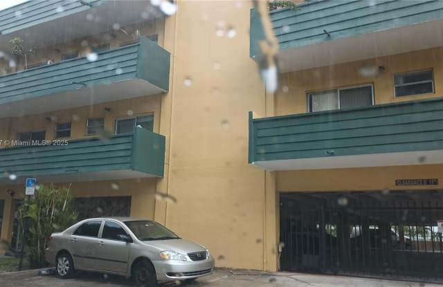 1975 NE 135th St photos photos