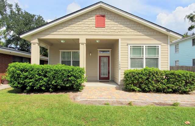 Newer Construction in Avondale! photos photos