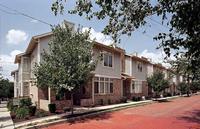 245 Carron St - 245 Carron Street, Pittsburgh, PA 15206