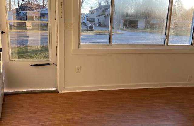 Buckeye Lake Two Bedroom House Gallery 4