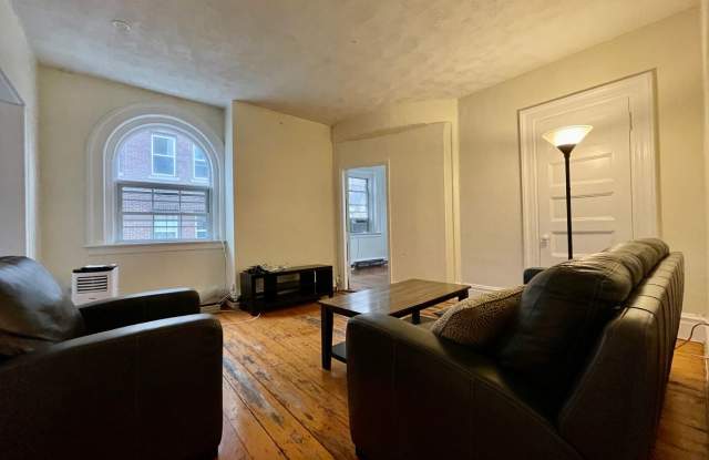 190 Naples Rd #3C Brookline MA 02446 - 190 Naples Road, Brookline, MA 02446