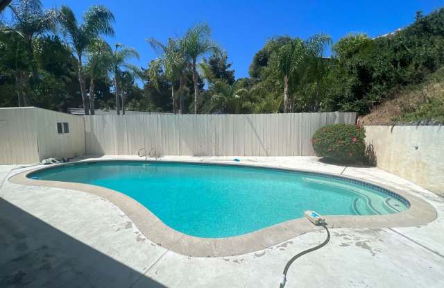 4BD/2BA House w/ Covered Patio  Pool! photos photos
