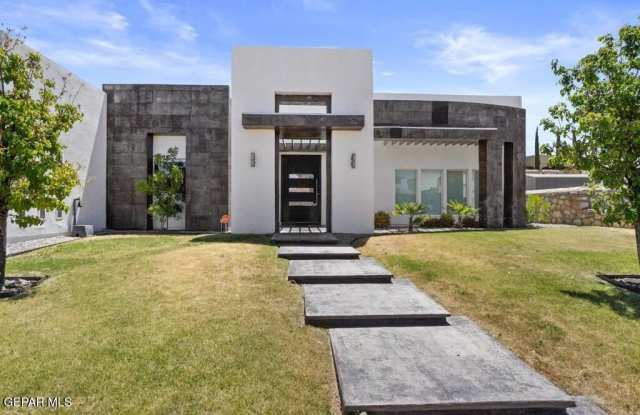 6324 VIA SERENA Drive Gallery 1