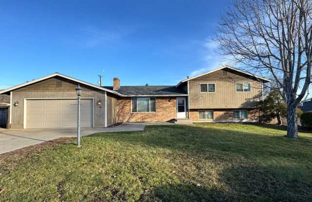 West Valley 4br 2.5 ba DBL attached garage, POOL photos photos