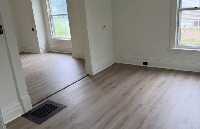 Fully remodeled 3 bedroom house Gallery 1