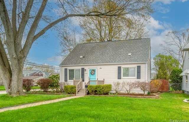 4526 TONAWANDA Avenue photos photos