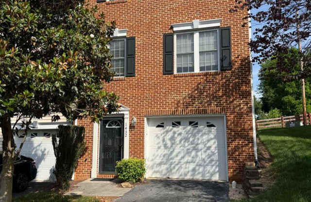 Taylor Spring Townhouse With Garage and Basement photos photos Taylor Spring Townhouse With Garage and Basement photos photos