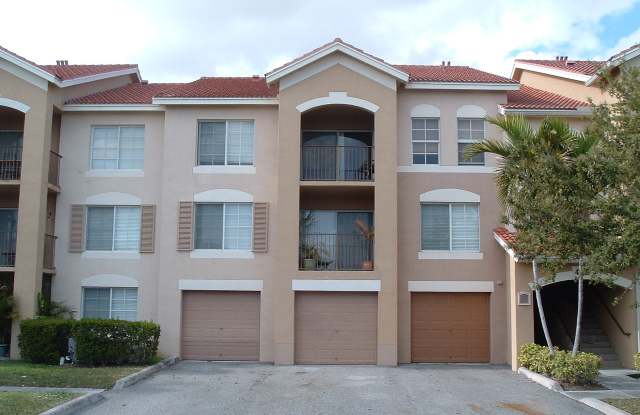 EMERALD ISLE AT LAGUNA LAKES CONDO photos photos