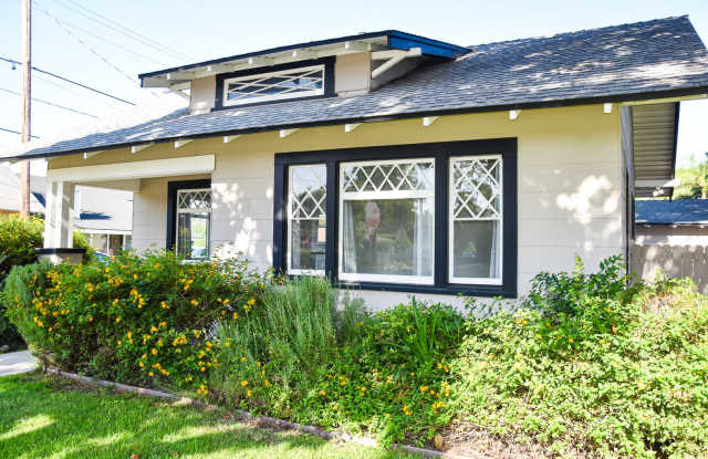 Grand (384-394) South photos photos