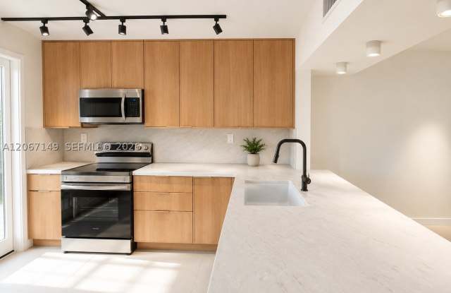 1220 Euclid Ave - 1220 Euclid Avenue, Miami Beach, FL 33139