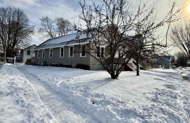 173 Bay Street unit: 2 photos photos