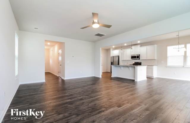 621 Goldburn Way Gallery 3