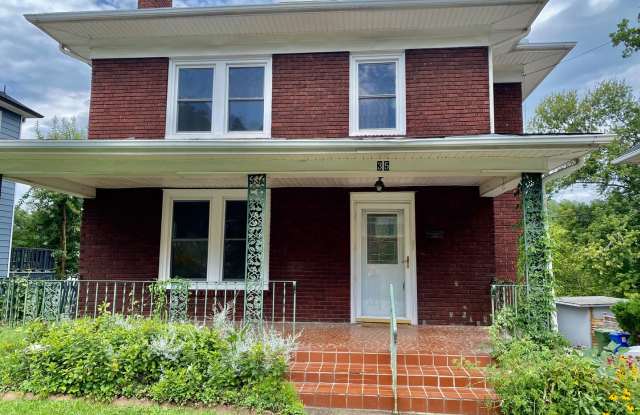 North Asheville - Renovated 1020's Charmer! photos photos