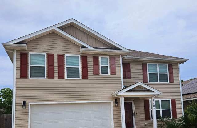 Spacious 5Bed/3Ba Home w/Private Pool! photos photos