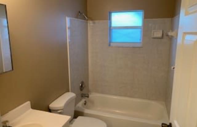 2901-2903 Owen Avenue South - 1 Gallery 4