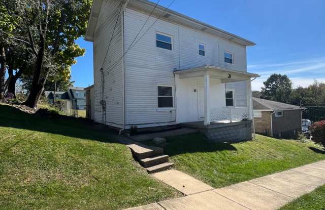 Updated 4BR/2BA Home for Rent – Large Backyard & Ample Living Space Gallery 3