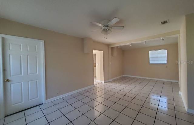 3318 W PEARL AVENUE Gallery 4