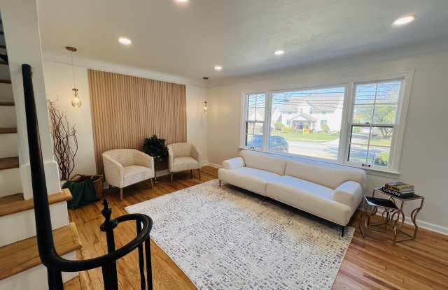 1514 Parker Dr - 1514 Parker Drive, Mayfield Heights, OH 44124