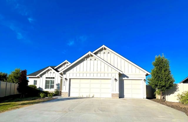 4 Bedroom 2 bath 3 Car Garage Single Level Meridian. photos photos