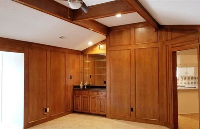 3402 Queenswood Lane Gallery 2