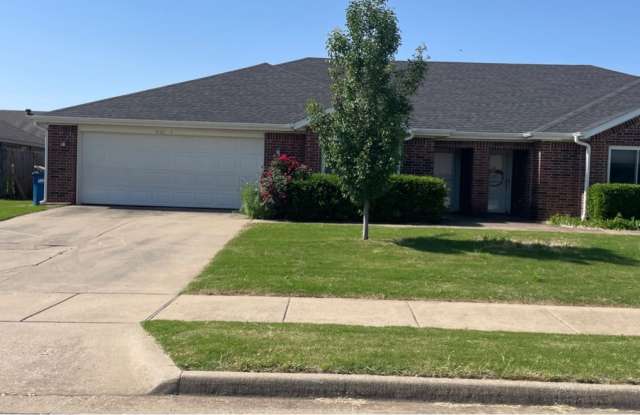 4107 Southwest Chapelstone Avenue - 1 photos photos