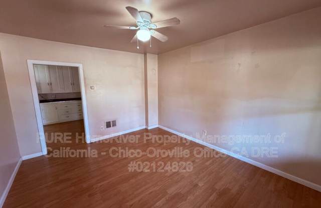 1532 Bridge St Gallery 3