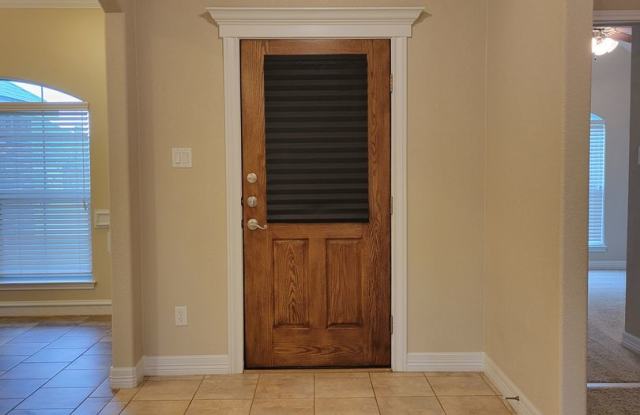 EVERGREEEN ESTATES WITH 2 MASTER SUITES! Gallery 3