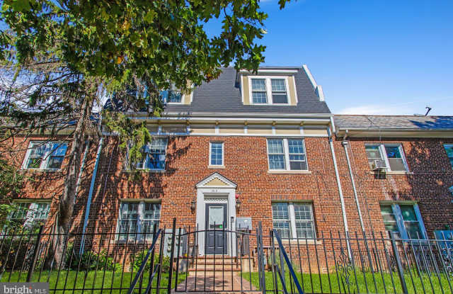 1818 C STREET SE - 1818 C Street SE, Washington, DC 20003