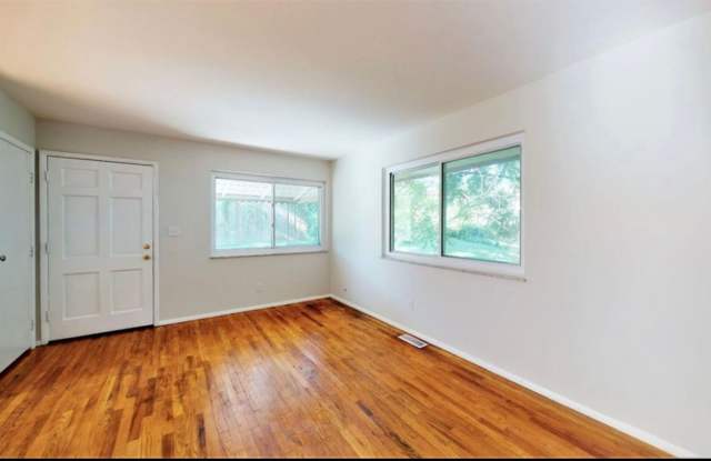 NORWOOD - 2 bed/1.5 bath with 1 car garage Gallery 3