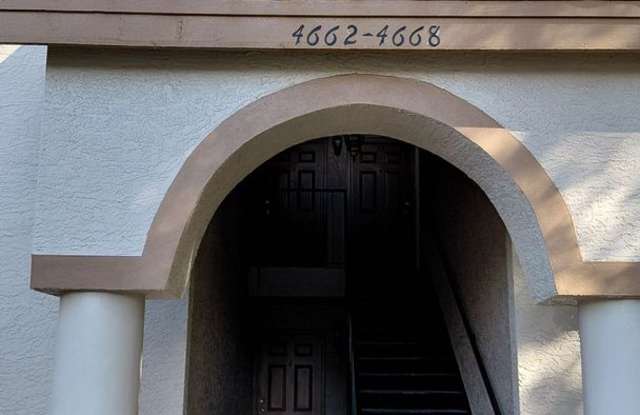 Spacious 2 Bedroom 2 Bath Condo in Townes of Southgate - 4666 Pembrook Place, Orlando, FL 32811