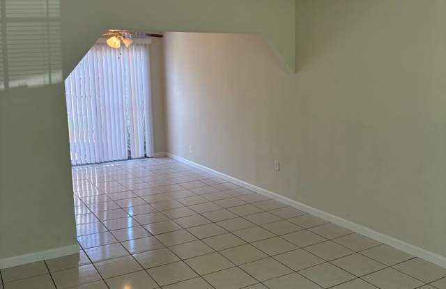 695 Douglas Unit C Gallery 4