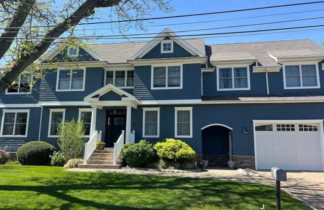 443 Driveway photos photos