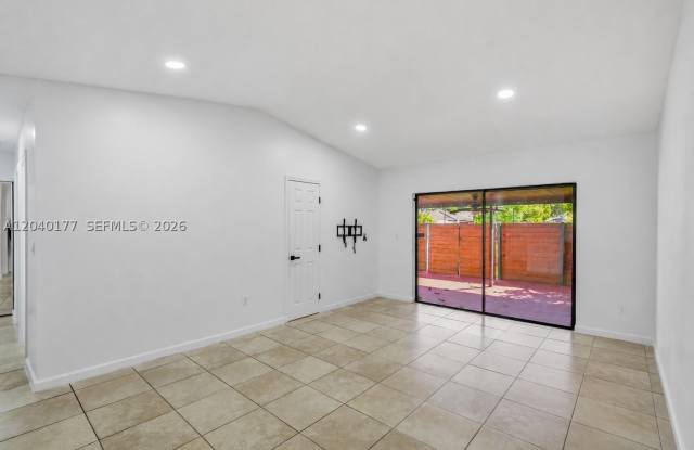 5113 SW 138th Ave Cir Gallery 3
