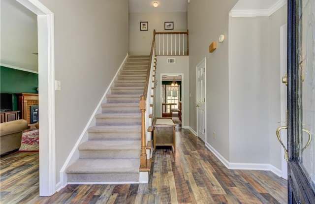 6310 Black Oak Drive Gallery 4