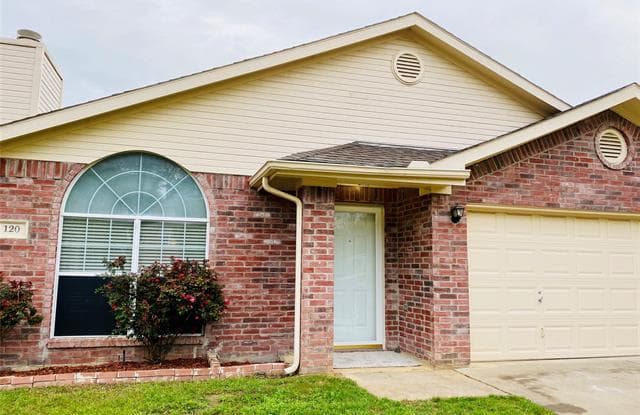 120 Enchanted Court - 120 Enchanted Court, Grand Prairie, TX 75050