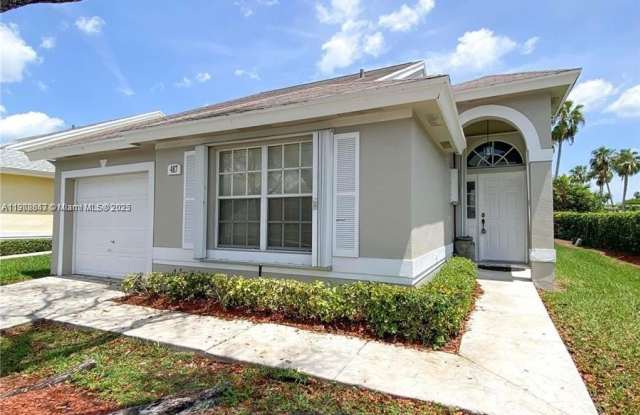 487 SE 20th Dr - 487 Southeast 20th Drive, Homestead, FL 33033