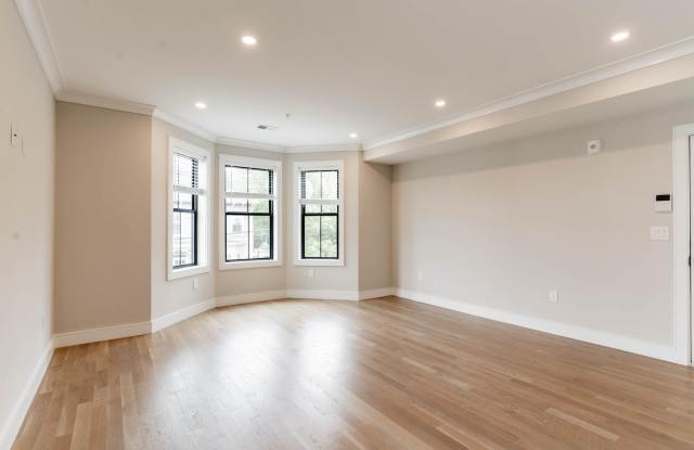 Charming 4 Bedroom photos photos