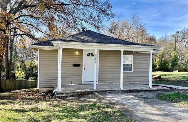 2951 Hillcrest Avenue - 2951 Hillcrest Avenue, Alton, IL 62002