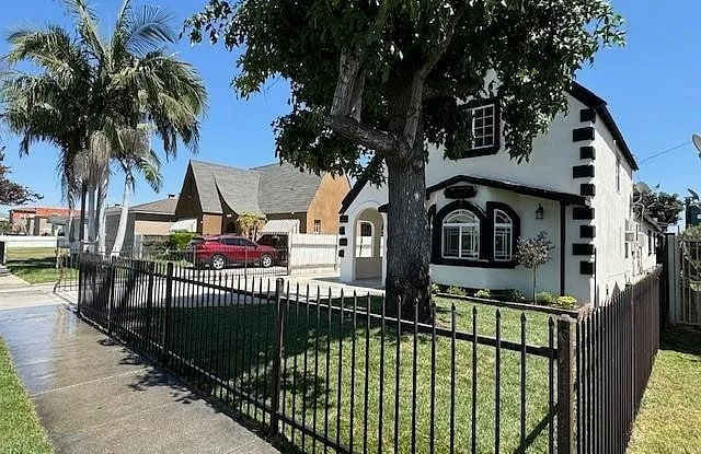 8178 Chestnut Avenue photos photos