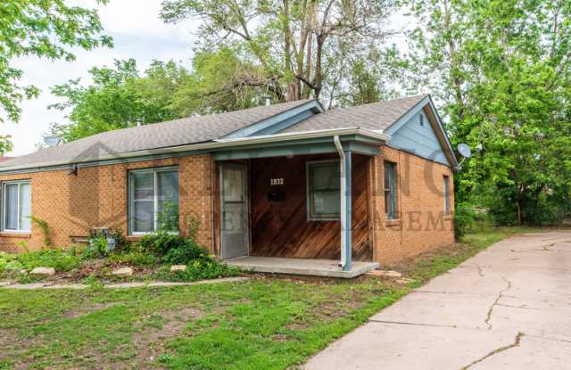 1932 North Garland Street Gallery 1