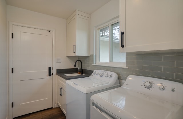 10828 Davis Road photos photos